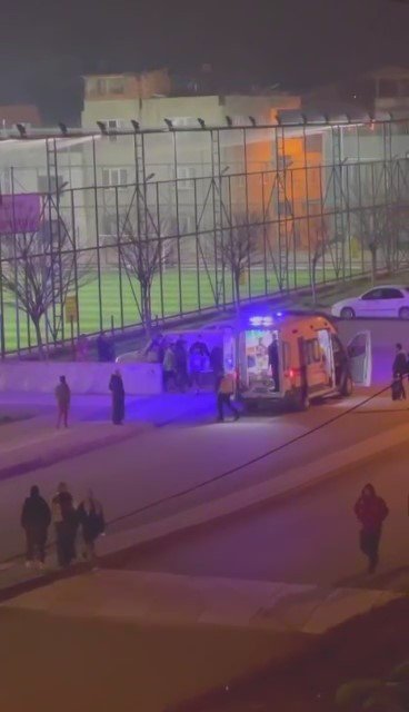 Bursa’da Halı Sahada Maç Oynayan Bir Kişi Aniden Fenalaştı