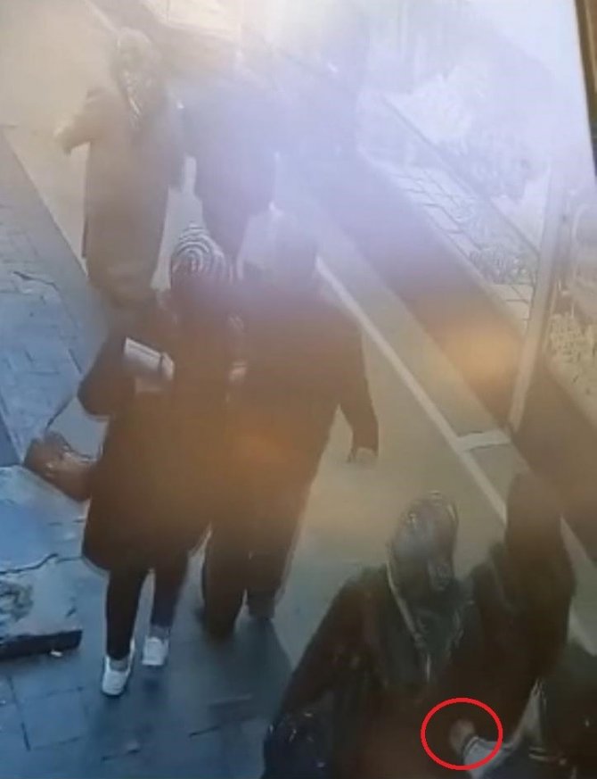 Kapalıçarşı’da Pes Dedirten Cep Telefon Hırsızlığı Anbean Kameralarda