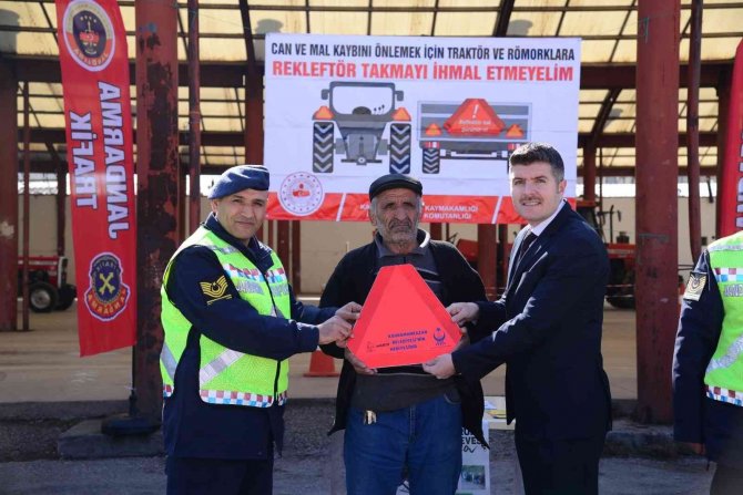 Kahramankazan’da “Reflektör Tak, Görünür Ol” Projesi