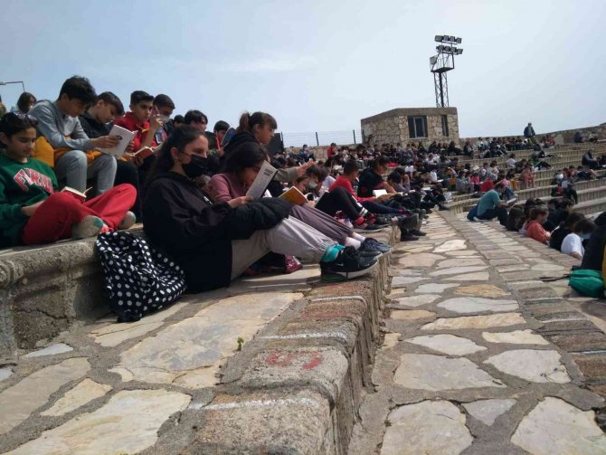 Datça’da Kitap Okuma Etkinliği Düzenlendi