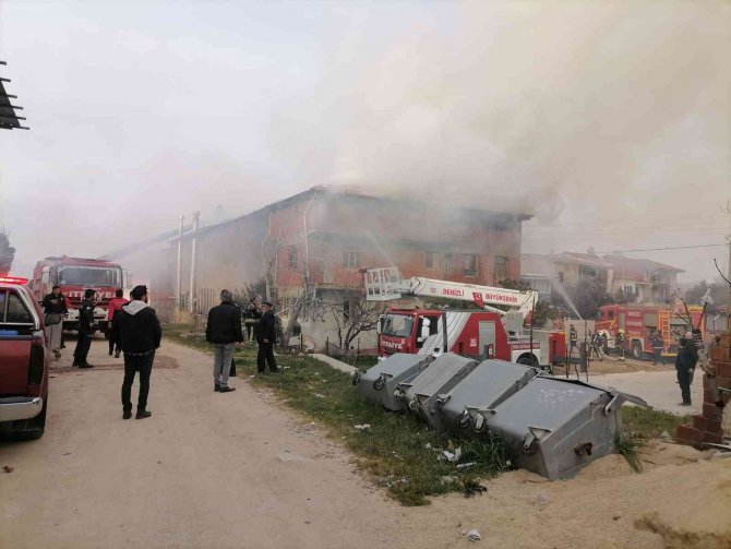 İ̇malathane Ve 2 Eve Sıçrayan Yangında Korku Dolu Anlar Yaşandı