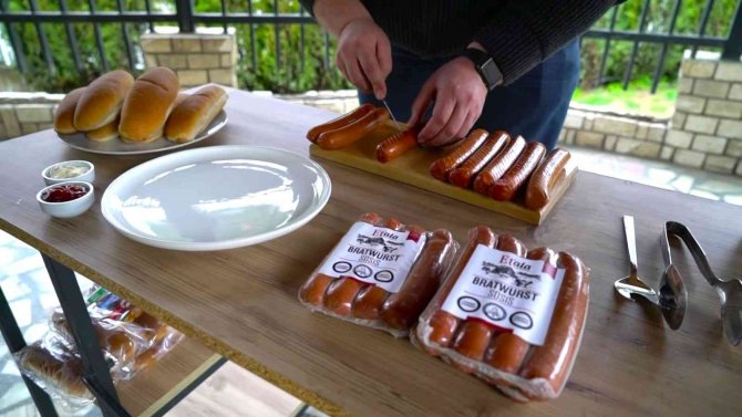 5 Yaşındaki Kızından Esinlendi, En Doğal Sosisi Üretti