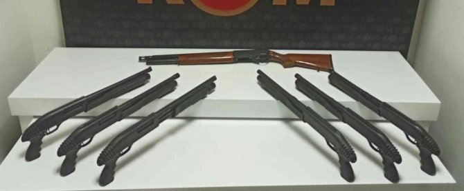 Denizli’de 3 Kaçakçı Çok Sayıda Malzemeyle Yakalandı