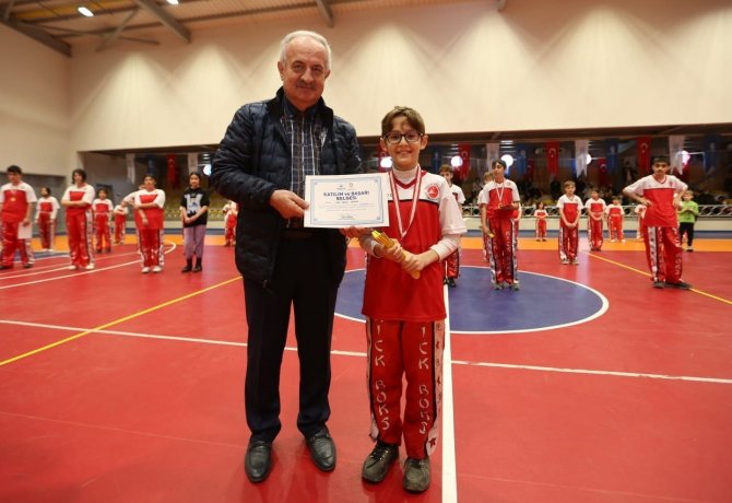 108 Sporcu, Bir Üst Kuşağa Terfi Etmenin Mutluluğunu Yaşadı