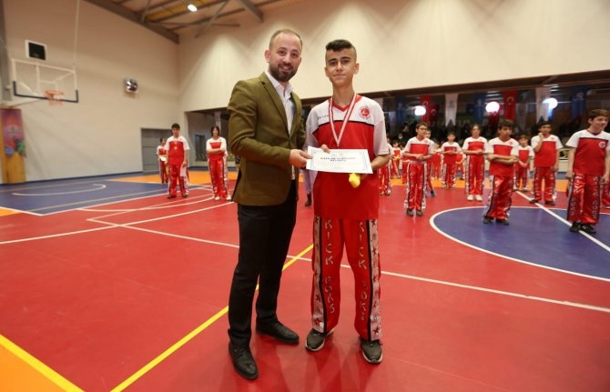 108 Sporcu, Bir Üst Kuşağa Terfi Etmenin Mutluluğunu Yaşadı