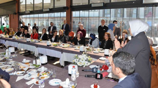 Ak Parti’li Keşir: "Kızların Yüzde 49’u Üniversiteye Erişiyor"