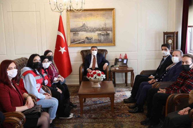 Çocuk Hakları Komitesi Valiyi Ziyaret Etti