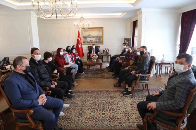 Çocuk Hakları Komitesi Valiyi Ziyaret Etti