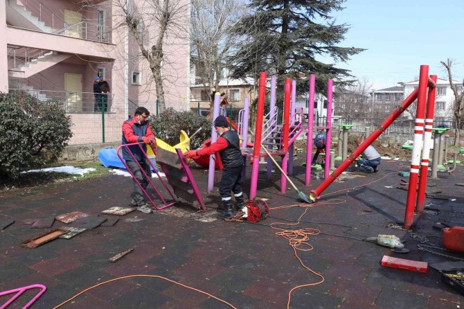 Düzce’de Eskiyen Oyun Grupları Değiştirildi