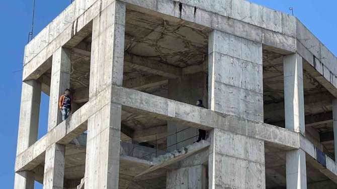 Polisin İknası, Genci Aşağıya İndirdi