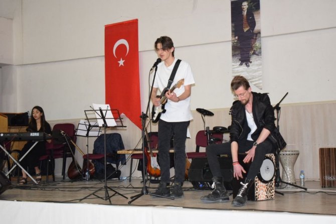 Gençler Arası Ses Ve İ̇cra Yarışması Büyük İlgi Gördü