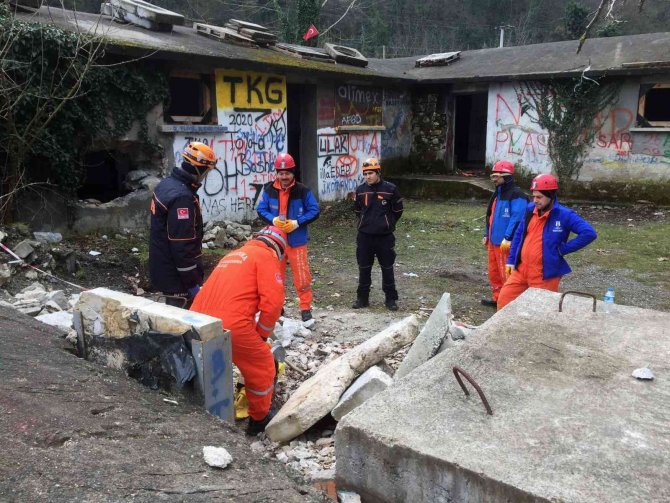Subü Arama Ve Kurtarma Ekibi Eğitimlere Başladı