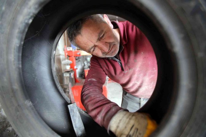 Lastik Tamircisinin İlginç Koleksiyonu