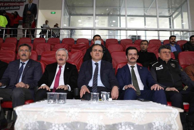 Anadolu Yıldızlar Ligi Erkek Ve Kız Basketbol Grup Müsabakaları Hakkari’de Başladı