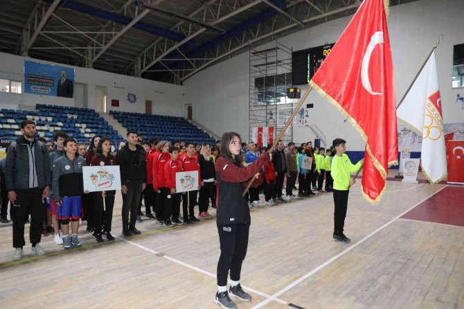 Anadolu Yıldızlar Ligi Erkek Ve Kız Basketbol Grup Müsabakaları Hakkari’de Başladı