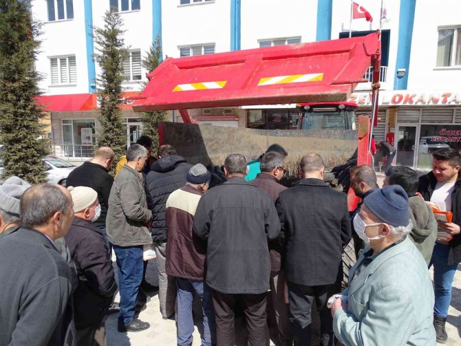 Hisarcık’ta Bin 500 Fidan Dağıtıldı