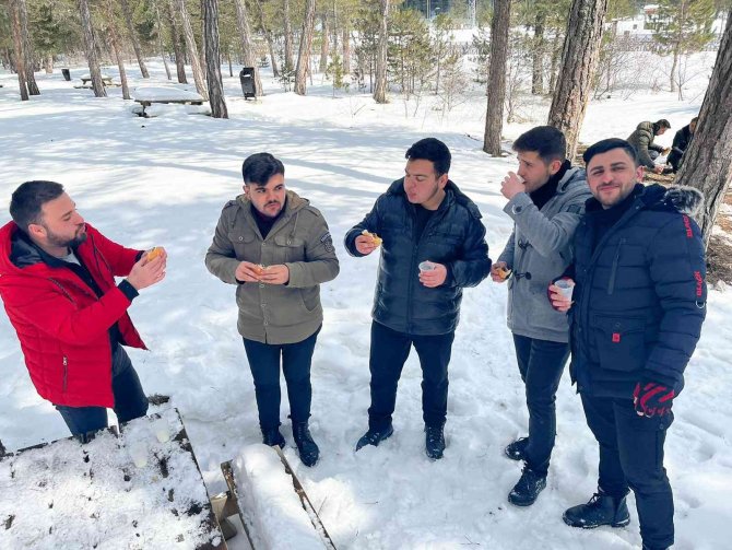 Sıla Öğrenci Yurdunda Kalan Öğrenciler, Ilgaz Dağı’nı Gezdi