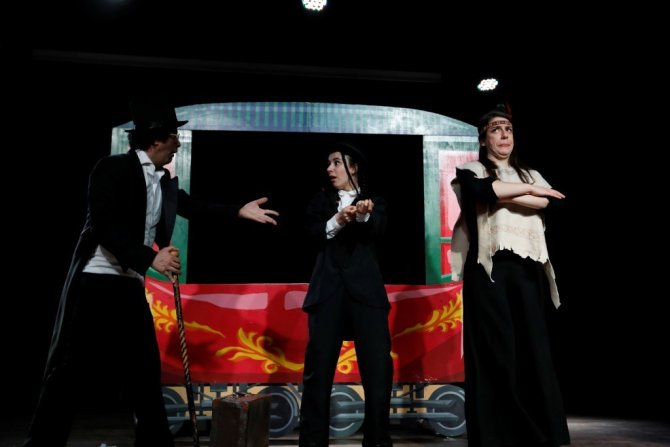 İ̇negöl’de Tiyatro Festivali Sona Erdi