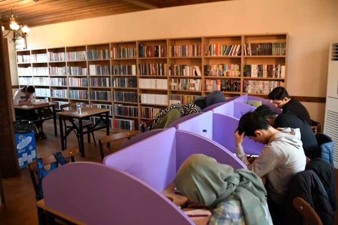 Geleceğin Temelleri İ̇negöl Belediyesi Kütüphanelerinde Atılıyor