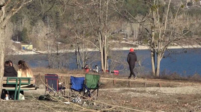 Isparta Gölcük Tabiat Parkında Bahar Havası