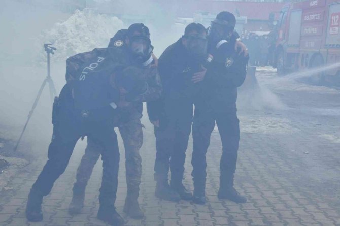 Kars’ta Gerçeği Aratmayan Tatbikat