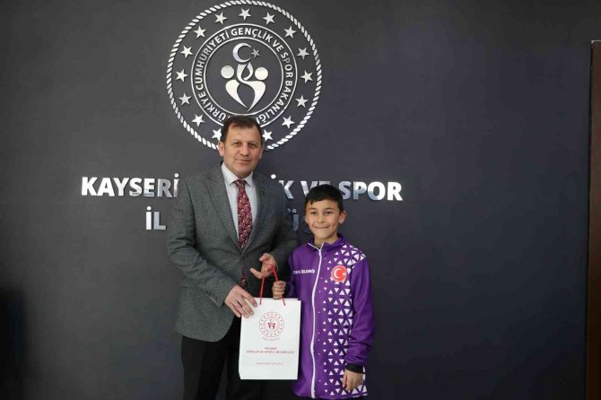 Ali İ̇hsan Kabakcı Şampiyonları Ağırladı