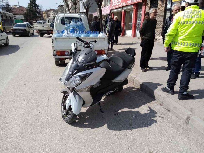 Çarptığı Yaralıyı Hastaneye Götürürken Yolda Bıraktı