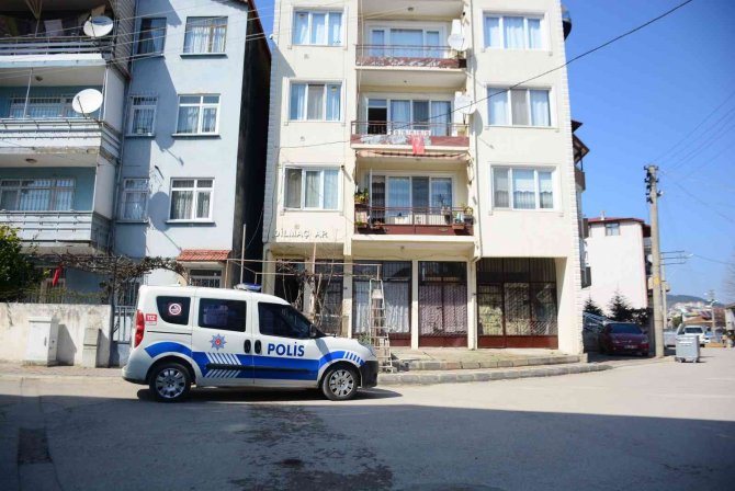 2. Kattaki Evinin Balkonundan Düşen Kişi Yaralandı