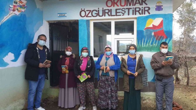 Köyceğiz’de ‘Ailemle Kitap Okuyorum’ Etkinliği Devam Ediyor