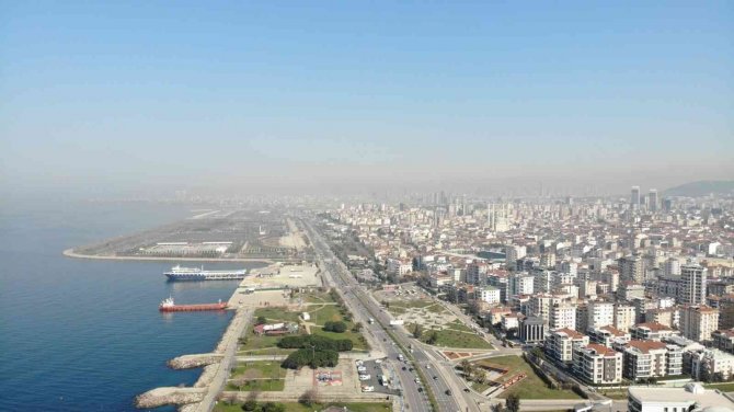 İ̇stanbul’da Kirli Hava Ve Sis Havadan Görüntülendi