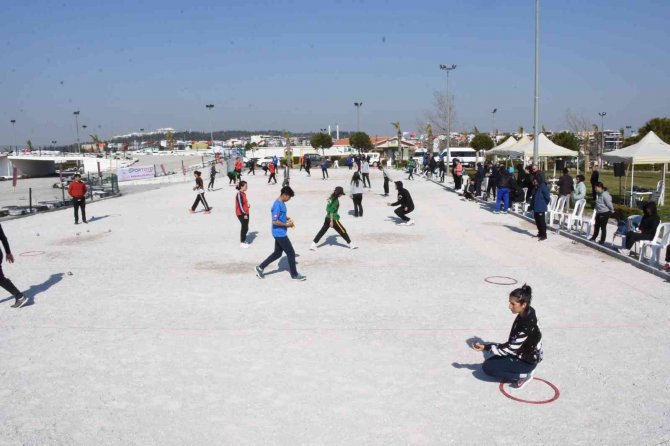 Menemen’de Bocce Heyecanı Yaşandı