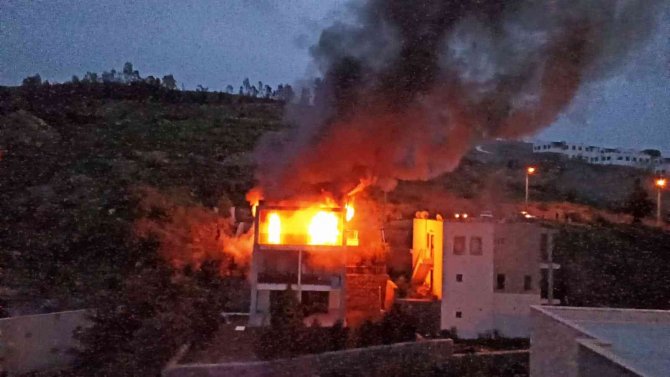 Bodrum’da Yangında Ev Alev Topuna Döndü