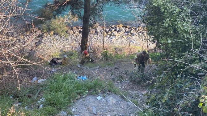 İ̇stanbul Boğazı’nda Hareketli Anlar: Hipotermi Geçiren Genci Kurtarmak İçin Zamanla Yarıştılar