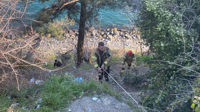 İ̇stanbul Boğazı’nda Hareketli Anlar: Hipotermi Geçiren Genci Kurtarmak İçin Zamanla Yarıştılar
