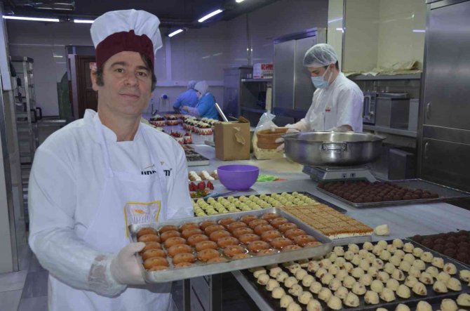 Prof. Dr. Tarakçı: “Glikoz Şurubu Tatlılarda Kullanılmamalı”