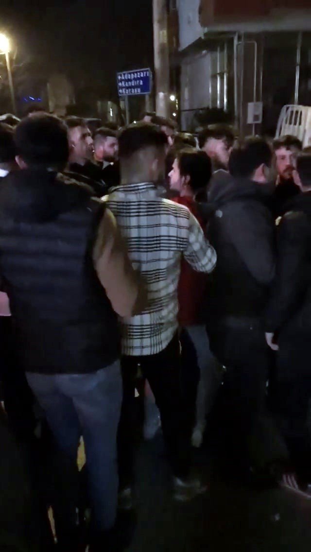 Düğün Sonrası İki Grup Arasında Kavga Çıktı, Yumruklar Havada Uçuştu