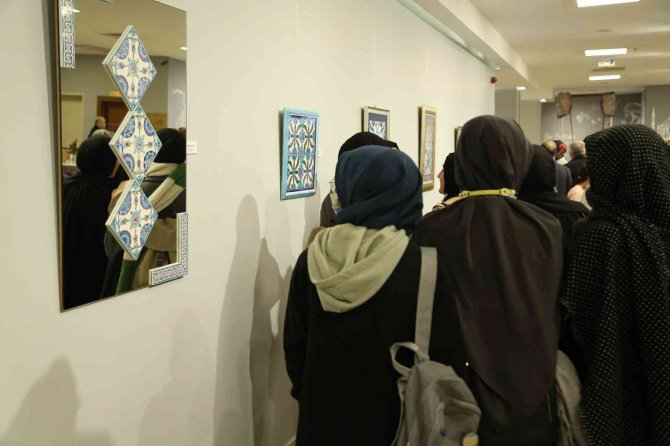 Sırdan Yansımalar Çini Sergisi Kapılarını Açtı