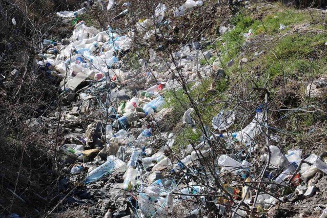 Sınırda Tır Kuyruğu 20 Kilometreyi Buldu, Şoförler Mülteci Nöbeti Tutuyor