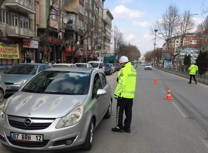 Sürücü Ve Yolculara Emniyet Kemeri Ve Bebek Oto Koltuğu Kullanmanın Gerekliliği Anlatıldı