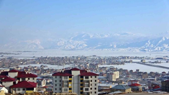 Kar Altında Güzelleşen Yüksekova