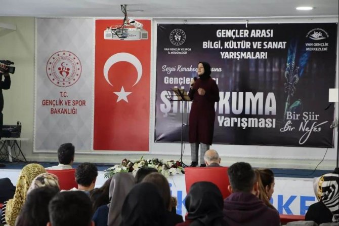 Van’da ‘Gençler Arası Şiir Okuma Yarışması’ Sona Erdi