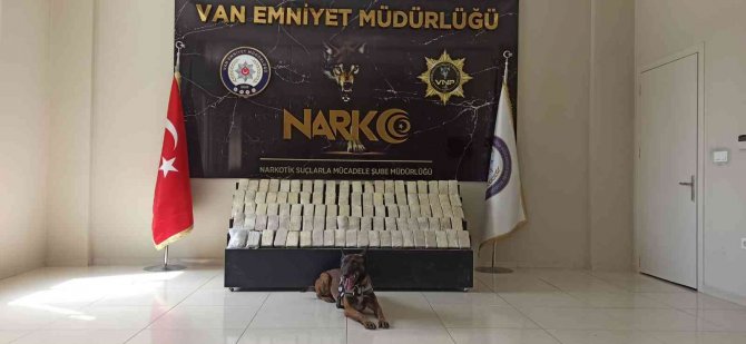 Van’da 87 Kilo Uyuşturucu Ve 27 Bin Adet Sentetik Ecza Ele Geçirildi