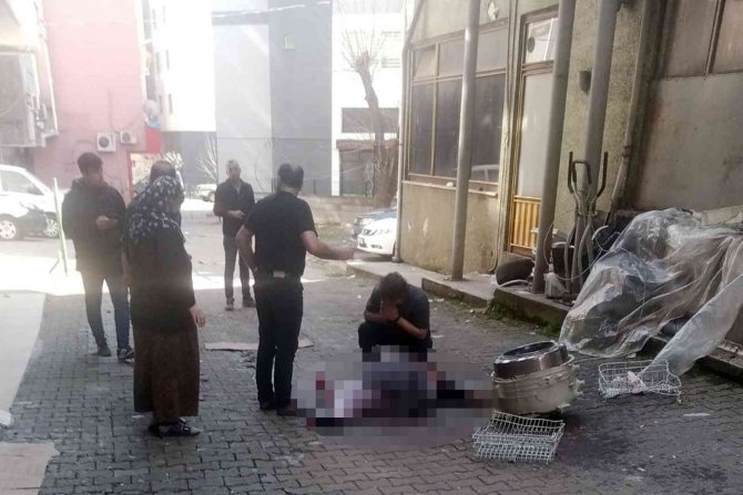Temizlik Yaparken 5. Kattan Düşen Kadın Hayatını Kaybetti