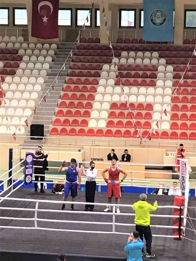 Serkan Demirkol, Türkiye Üniversiteler Arası Boks Şampiyonası’nda Çeyrek Finalde