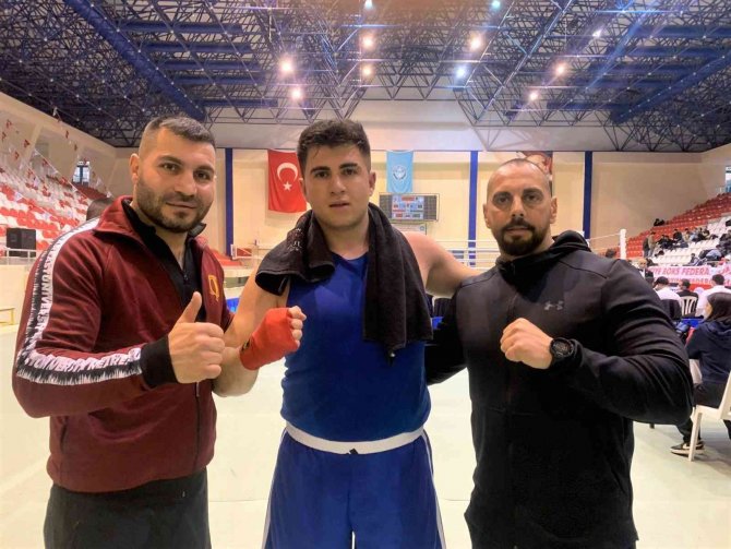 Serkan Demirkol, Türkiye Üniversiteler Arası Boks Şampiyonası’nda Çeyrek Finalde