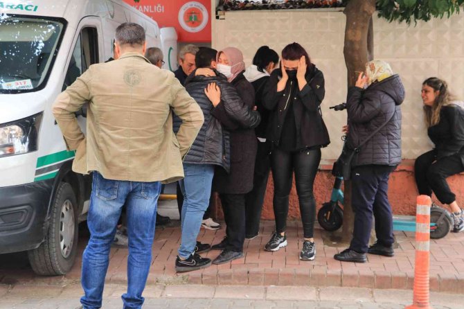 Turunç Toplarken Otomobil Çarpan 3 Kadının Cenazesi Alındı
