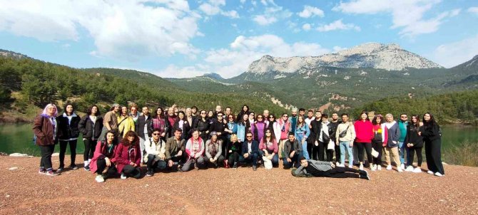 Arkeoloji Öğrencileri Konyaaltı’ndaki Antik Yerleri Gezdi