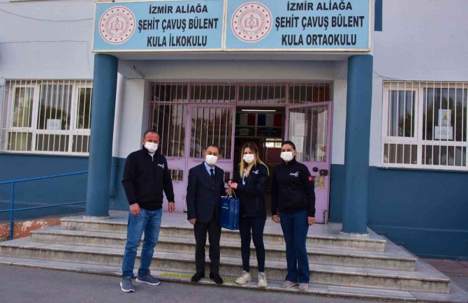 Aliağa Belediyesinden Okullara 5 Bin 260 Kitap