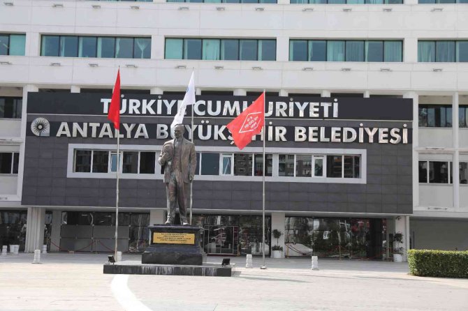 Antalya Büyükşehir Belediyesi ‘İ̇klim Dostu Kuruluş’ Belgesi Alan İlk Belediye Oldu