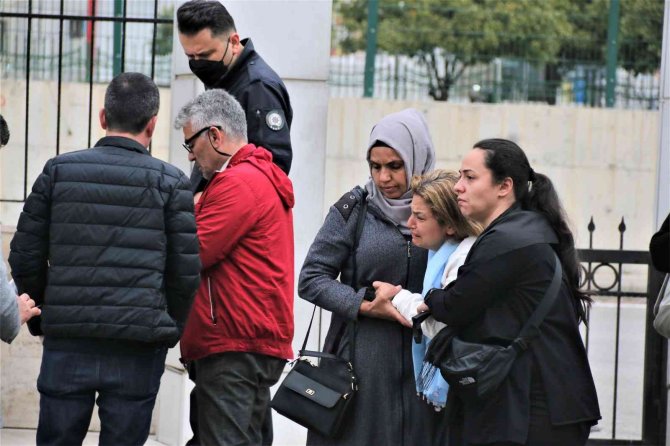 Küçük Mahra’nın Cenazesi Gözyaşları Arasında Alındı